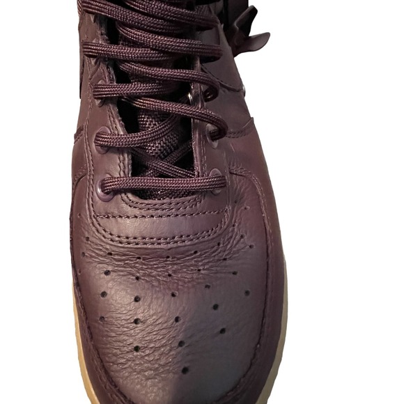 Athletic_Shoes
